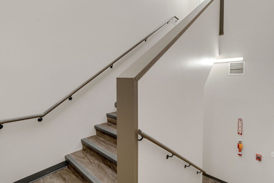 More Photos Of 8110 Parkside Ave, Baytown Warehouse For Sale