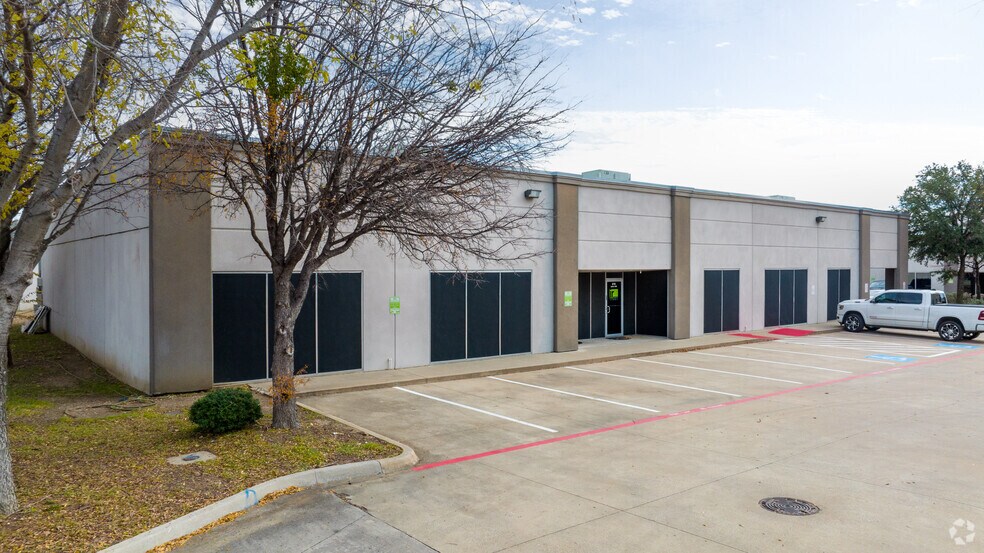 More Photos Of 616 Henrietta Creek Rd, Roanoke Light Distribution For Lease