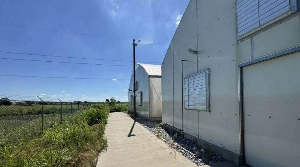 More Photos Of 5012 SE 44th St, Norman Warehouse For Sale