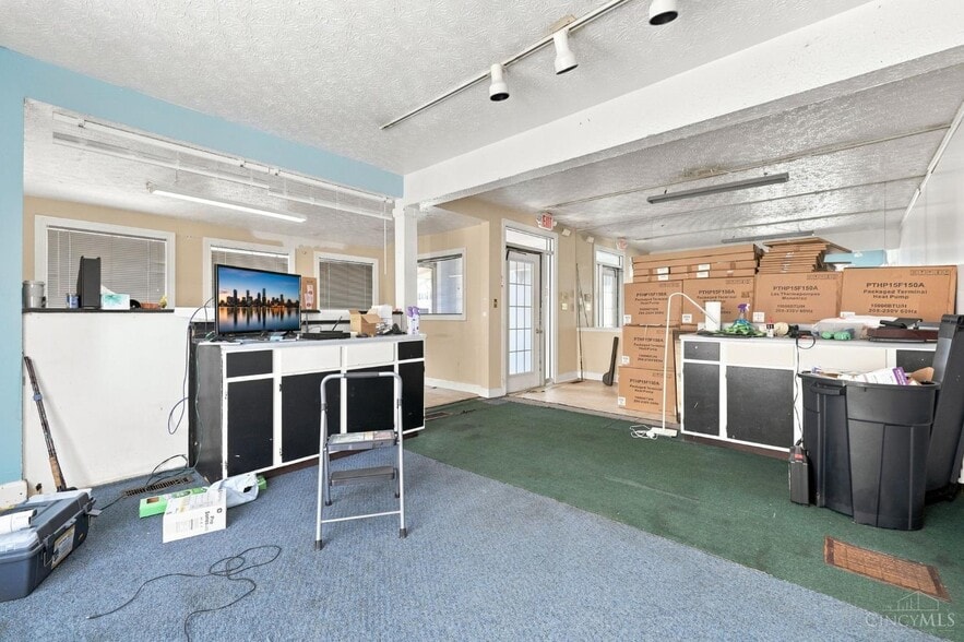 More Photos Of 1077 Millville Ave, Hamilton Freestanding For Sale