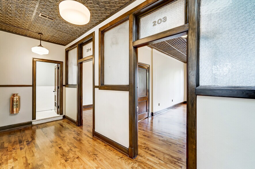 More Photos Of 9-11 N 3rd St, Newark Office For Lease