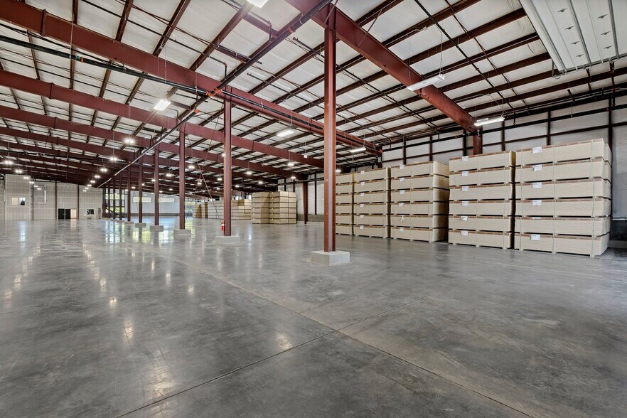 More Photos Of 335 S Locust Grove Rd, Meridian Manufacturing For Sale