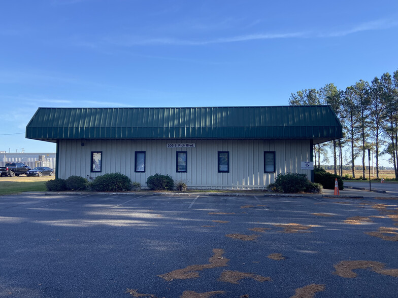 Primary Photo Of 205 Rich Blvd, Elizabeth City Light Manufacturing For Sale