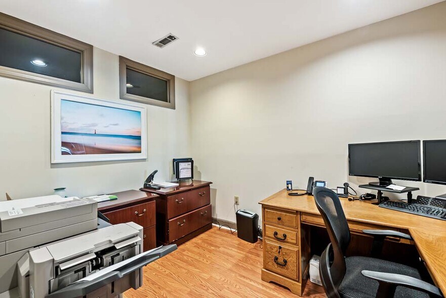 More Photos Of 11 Broad St, Charleston Office Residential For Lease