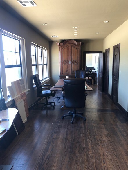 More Photos Of 512 SW 3rd St, Oklahoma City Industrial For Lease