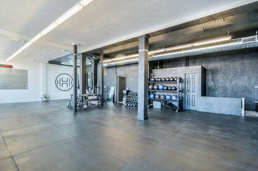 More Photos Of 395 N Main St, Prineville Storefront Retail Residential For Sale