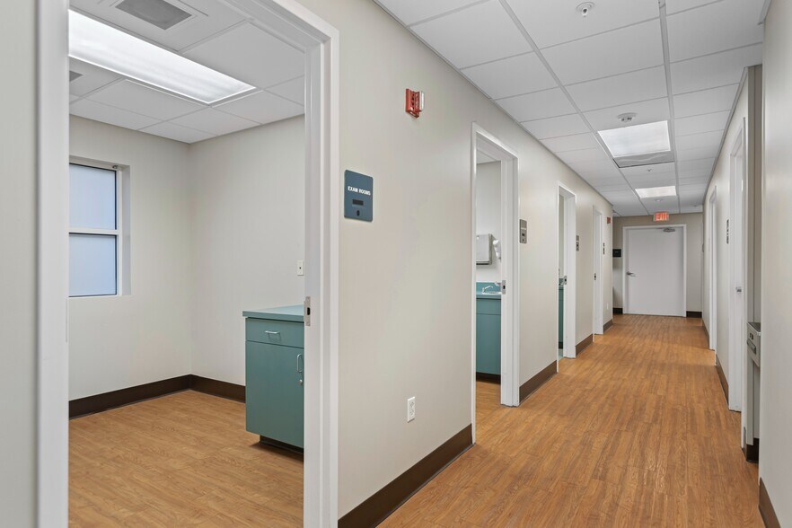 More Photos Of 845 37th Pl, Vero Beach Medical For Lease