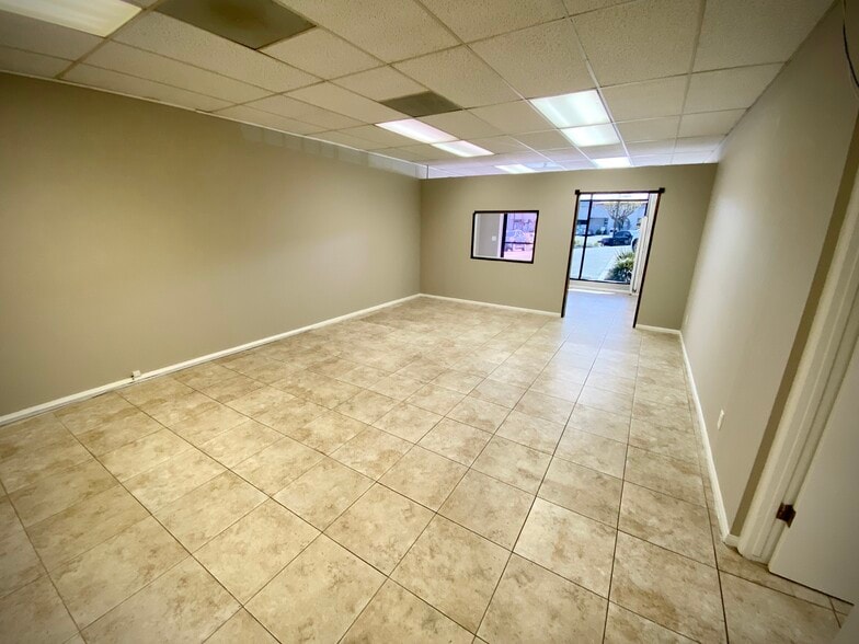 More Photos Of 3857 Foothill Blvd, La Crescenta Unknown For Lease