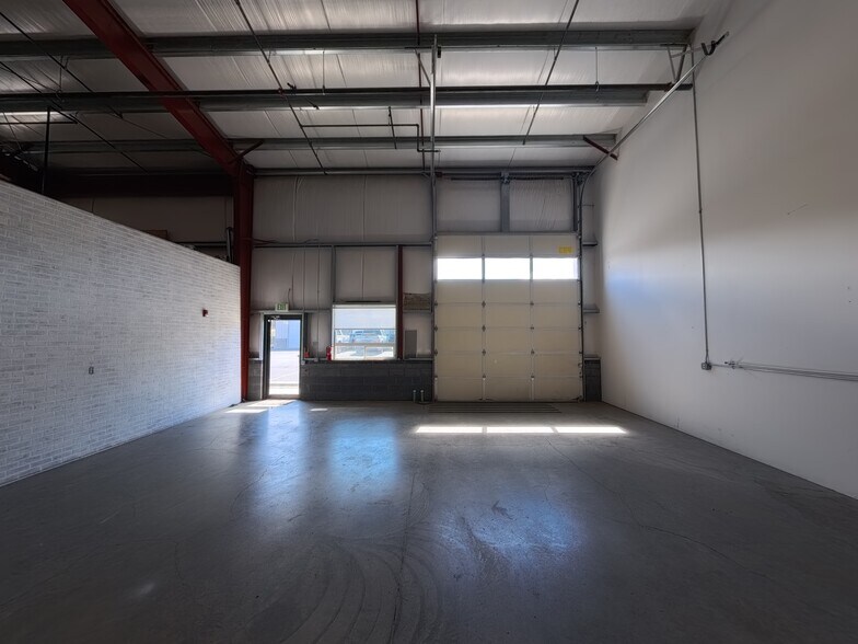 More Photos Of 615 SE Glenwood Dr, Bend Unknown For Lease