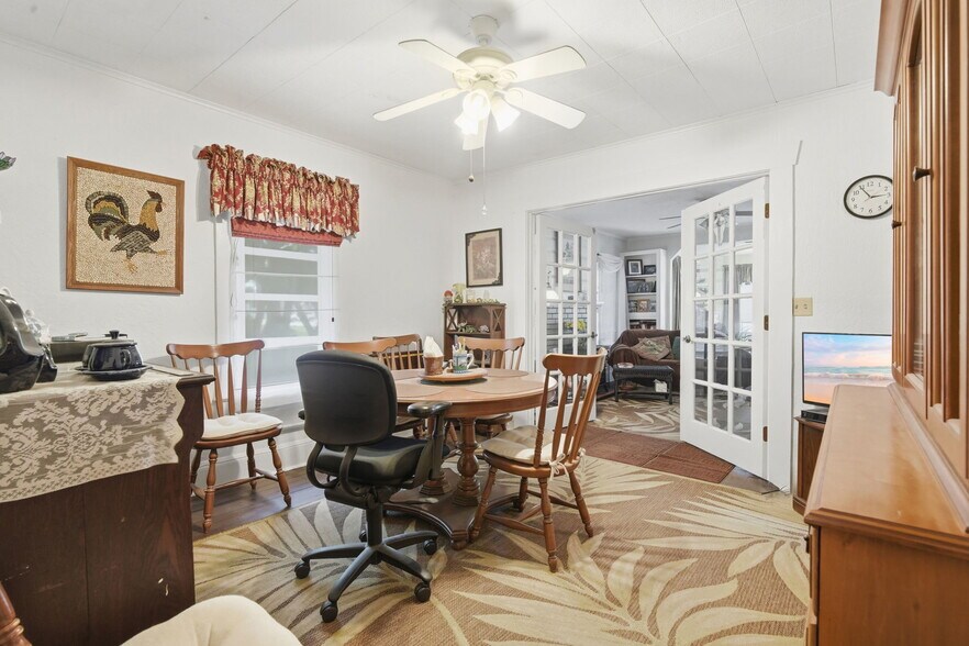 More Photos Of 718 E New York Ave, Deland Specialty For Sale