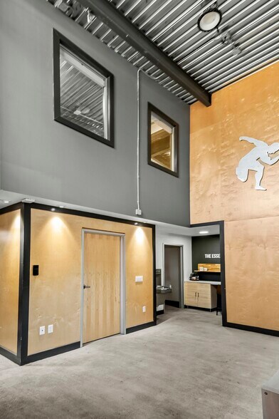 More Photos Of 5532 San Pablo Ave, Oakland Warehouse For Sale