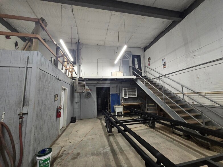 More Photos Of 4801 Hamilton Cleves Rd, Cleves Industrial For Sale