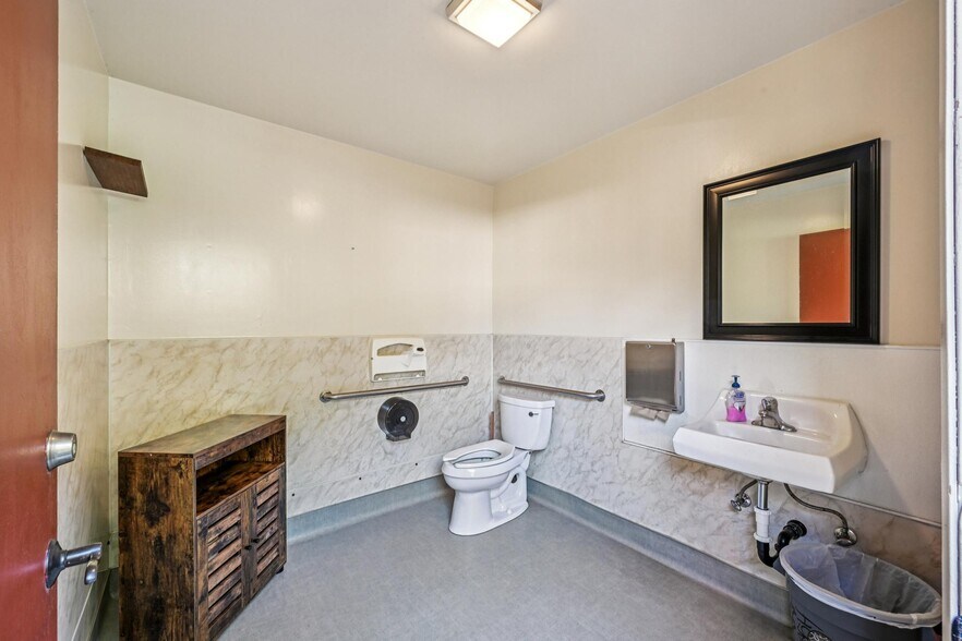 More Photos Of 17132 Highway 116, Guerneville General Retail For Sale