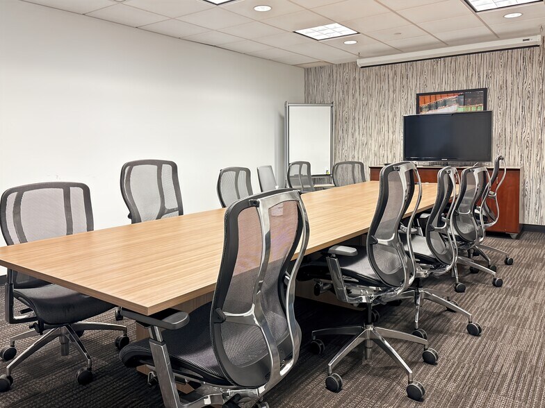 More Photos Of 100 Cambridge St, Boston Coworking Space