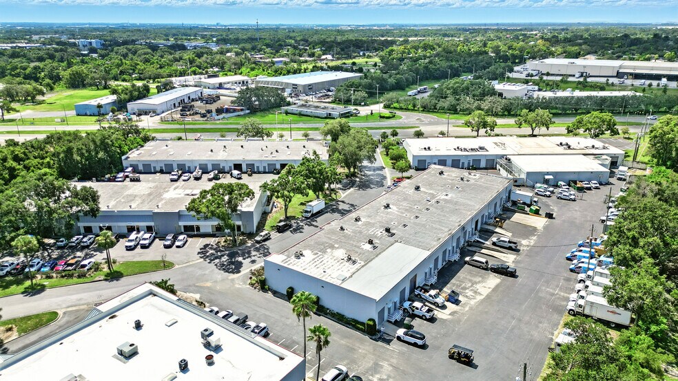 More Photos Of 5402-5468 N 56th Commerce Park Blvd, Tampa Warehouse For Lease