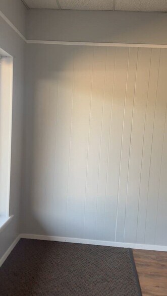 More Photos Of 1200 W Henderson St, Cleburne Storefront Retail Office For Lease