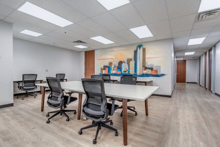 More Photos Of 3030 NW Expressway, Oklahoma City Office Residential For Lease