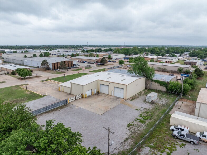 More Photos Of 813 SE 84th St, Oklahoma City Manufacturing For Sale