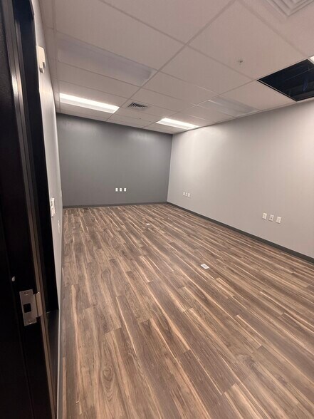 More Photos Of Ko'oloa'ula Street, Kapolei Warehouse For Lease
