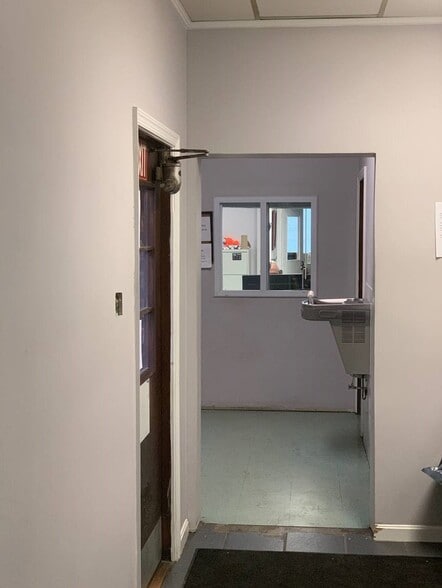 More Photos Of 2929 Valley Ave, Winchester Truck Terminal For Lease
