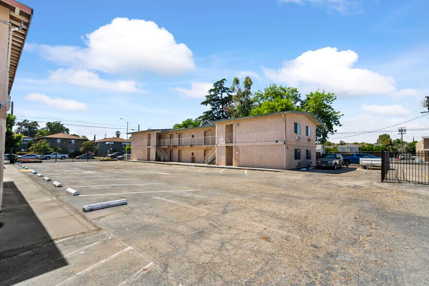 More Photos Of 1005 N El Dorado St, Stockton Hotel For Sale