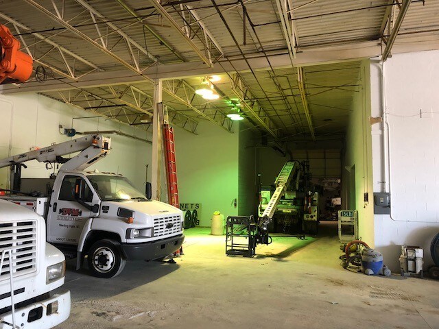 More Photos Of 35468 Groesbeck Hwy, Clinton Township Warehouse For Lease