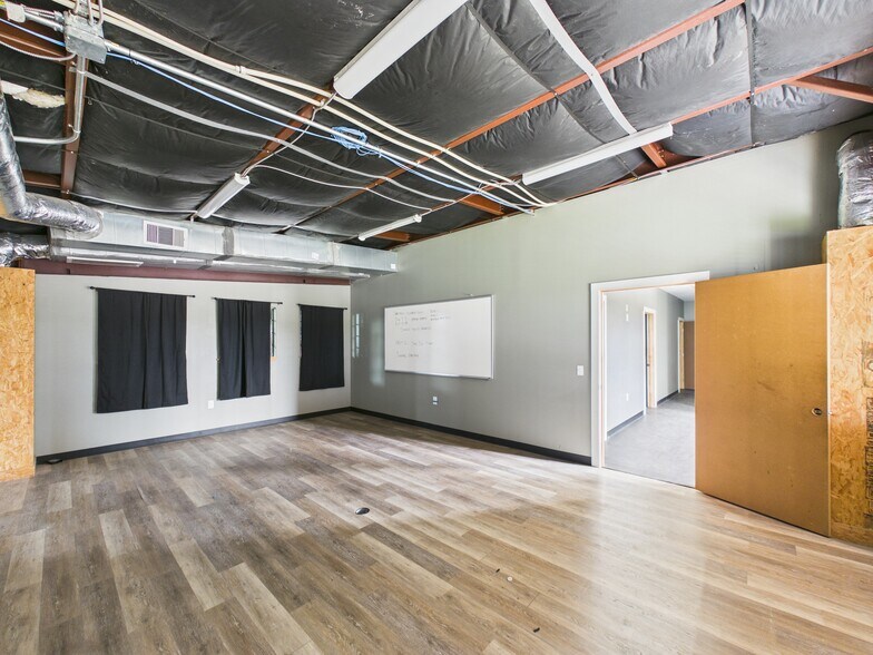 More Photos Of 431 S 17th St, West Columbia Warehouse For Sale