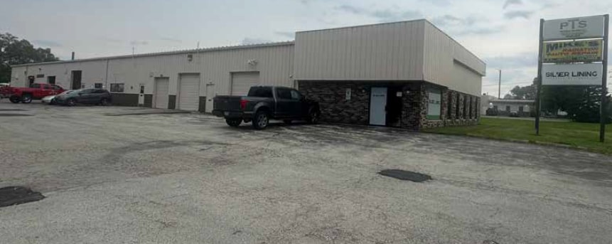 Primary Photo Of 901 W Sunset Dr, Waukesha Industrial For Lease