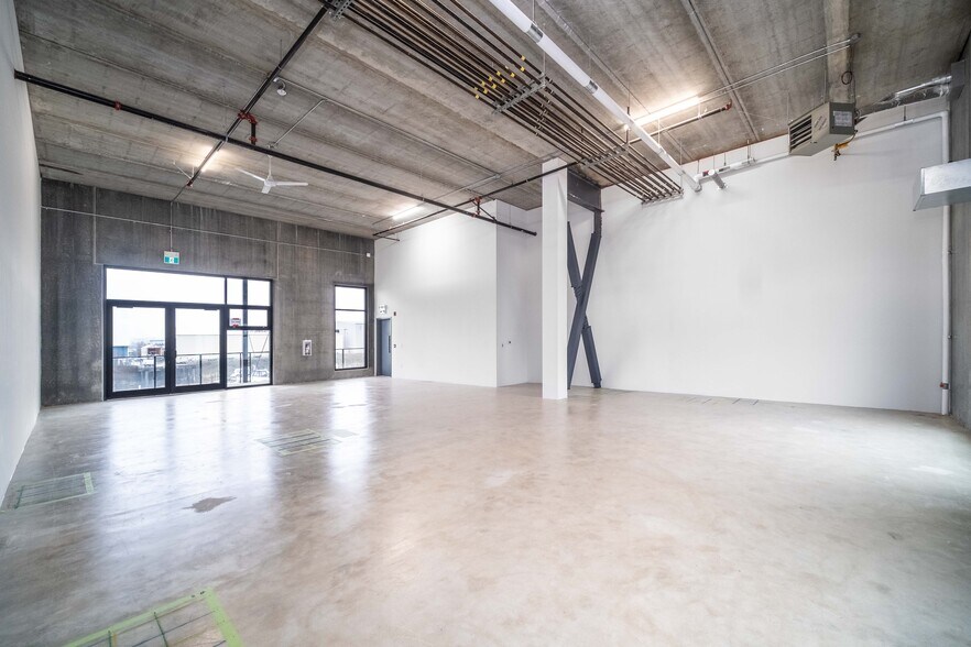 More Photos Of 9123 Bentley St, Vancouver Light Distribution For Lease