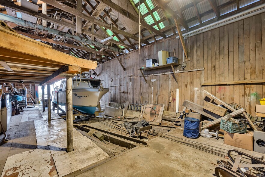 More Photos Of 9505 Gunderson Rd, Delta Industrial For Sale