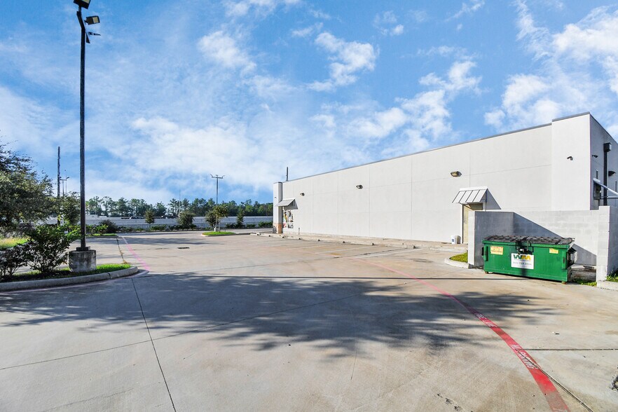 More Photos Of 10423 N Sam Houston Pky E, Humble Sports And Entertainment For Sale