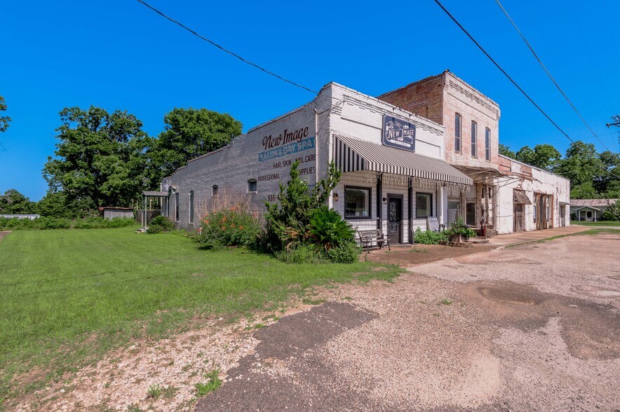 More Photos Of 131 Commerce st, Lovelady General Retail For Sale