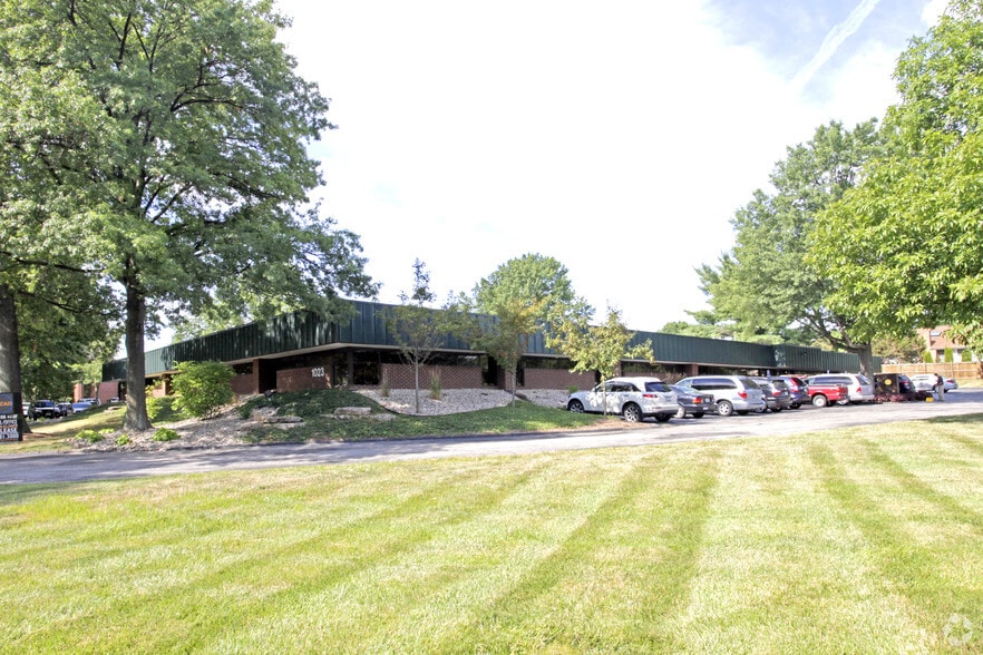 Primary Photo Of 1023 EXECUTIVE PARKWAY Dr, Saint Louis Office For Sale