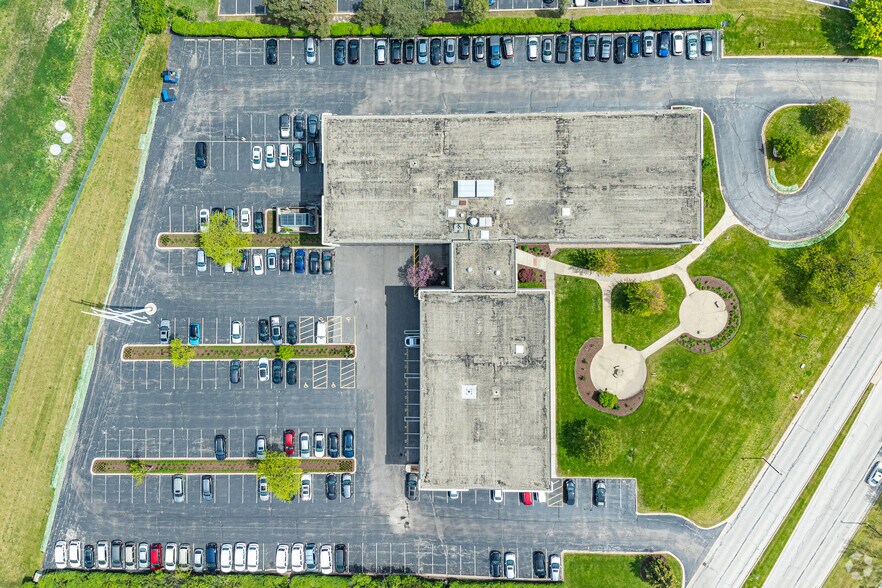 More Photos Of 1100 Jorie Blvd, Oak Brook Office For Lease