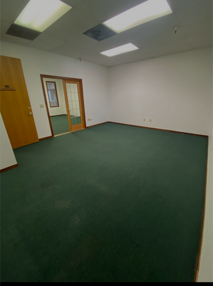 More Photos Of 9244 Old State Hwy, Newcastle Office Residential For Lease