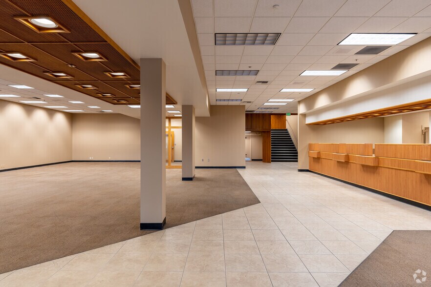 More Photos Of 30 S Mission St, Wenatchee Bank For Sale