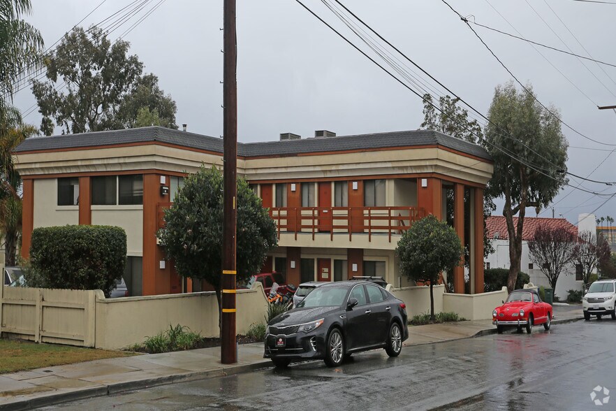 Primary Photo Of 1056 Meta St, Ventura Office Residential For Lease