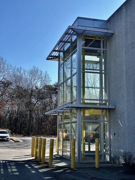 More Photos Of 2301 Dorsey Rd, Glen Burnie Office Residential For Lease