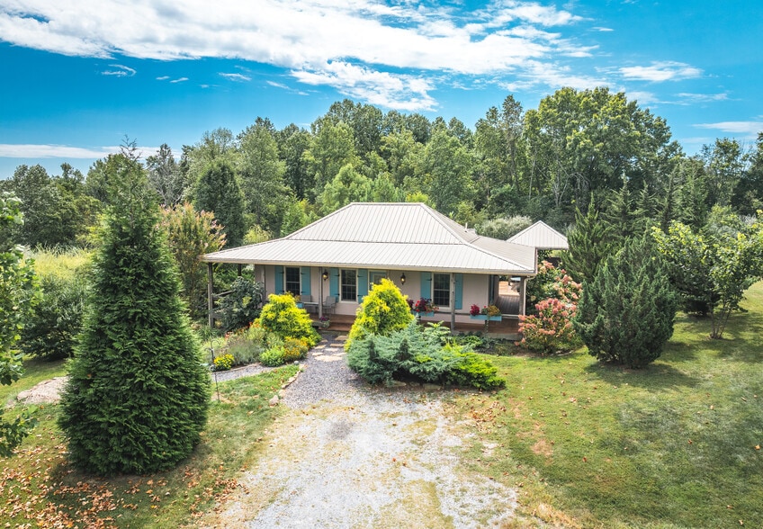 More Photos Of 295 Panthers Den Rd, Makanda Hotel For Sale