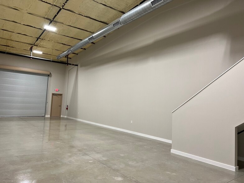More Photos Of 720 S Bell Blvd, Cedar Park Unknown For Lease