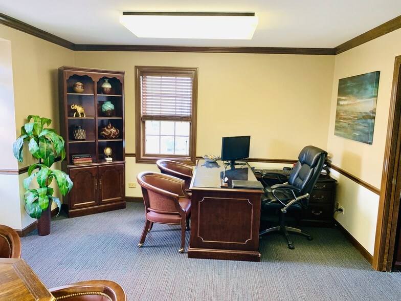 More Photos Of 1632 W Colonial Pky, Inverness Loft Creative Space For Lease