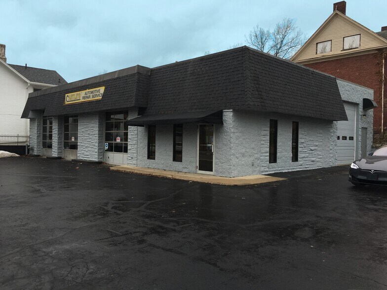 More Photos Of 530 N Main St, Piqua Auto Repair For Lease