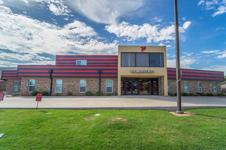 More Photos Of 6001 Nw Expressway, Oklahoma City Office For Sale