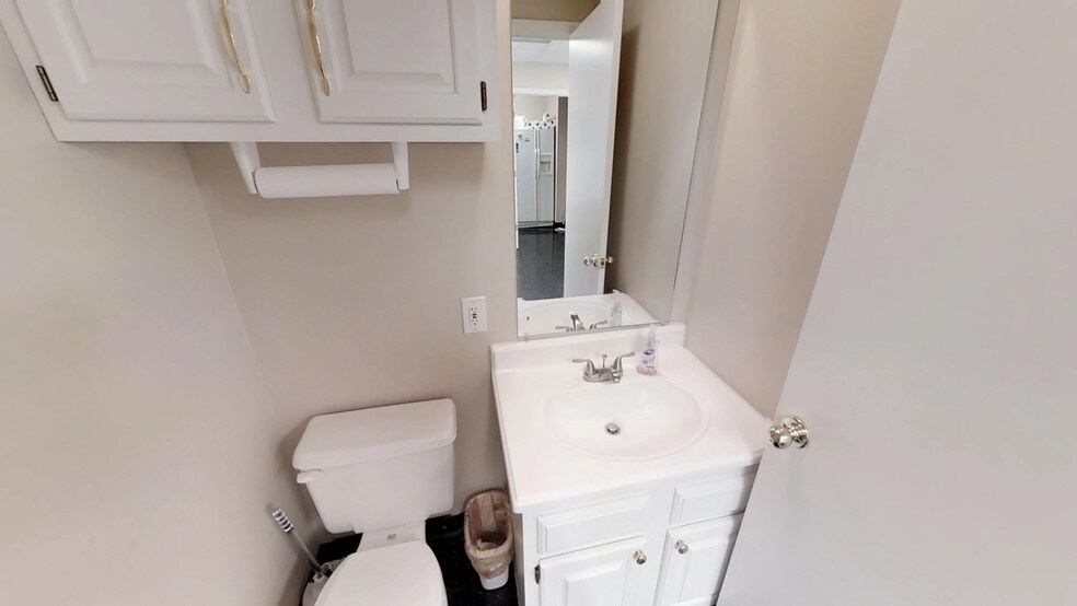 More Photos Of 1010 Ohio Pike, Cincinnati Medical For Sale