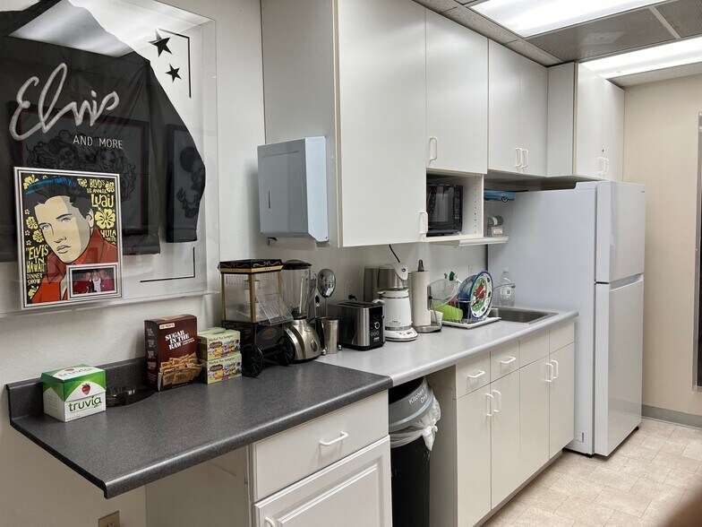 More Photos Of 300 S El Camino Real, San Clemente Storefront Retail Office For Lease