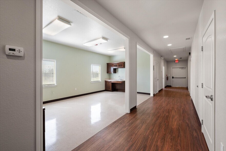 More Photos Of 306 Hospital Dr, Corsicana Rehabilitation Center For Sale