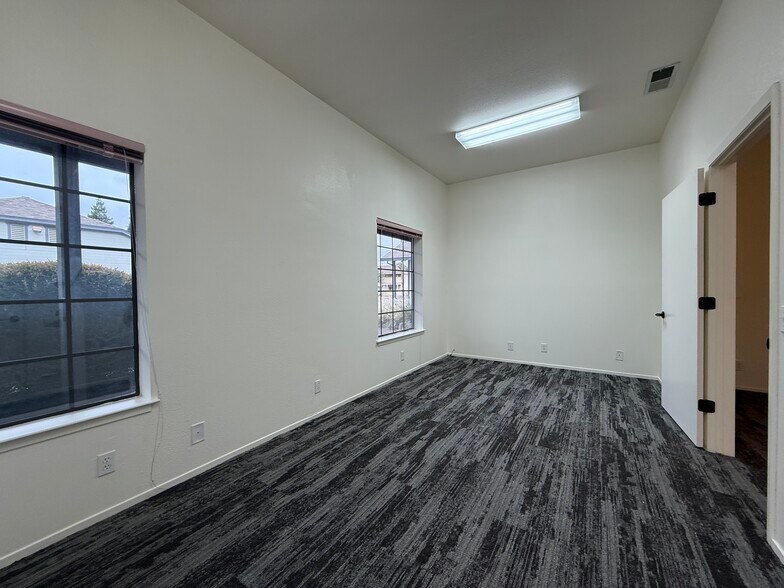 More Photos Of 2889 Cohasset Rd, Chico Office For Lease