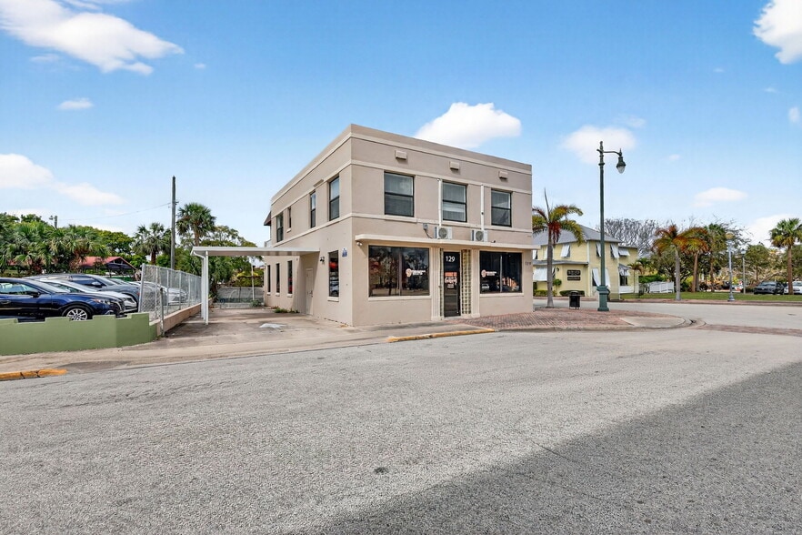 More Photos Of 129 N 5th St, Fort Pierce Storefront Retail Residential For Sale