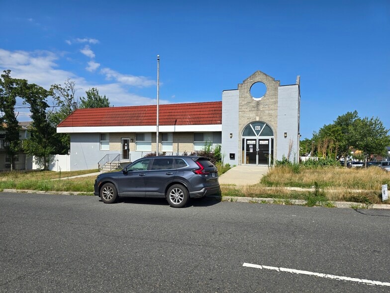 More Photos Of 80 Woodrow Rd, Staten Island Daycare Center For Sale