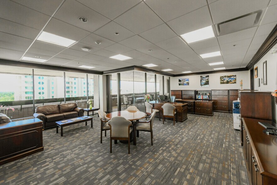More Photos Of 1777 Main St, Sarasota Office For Sale